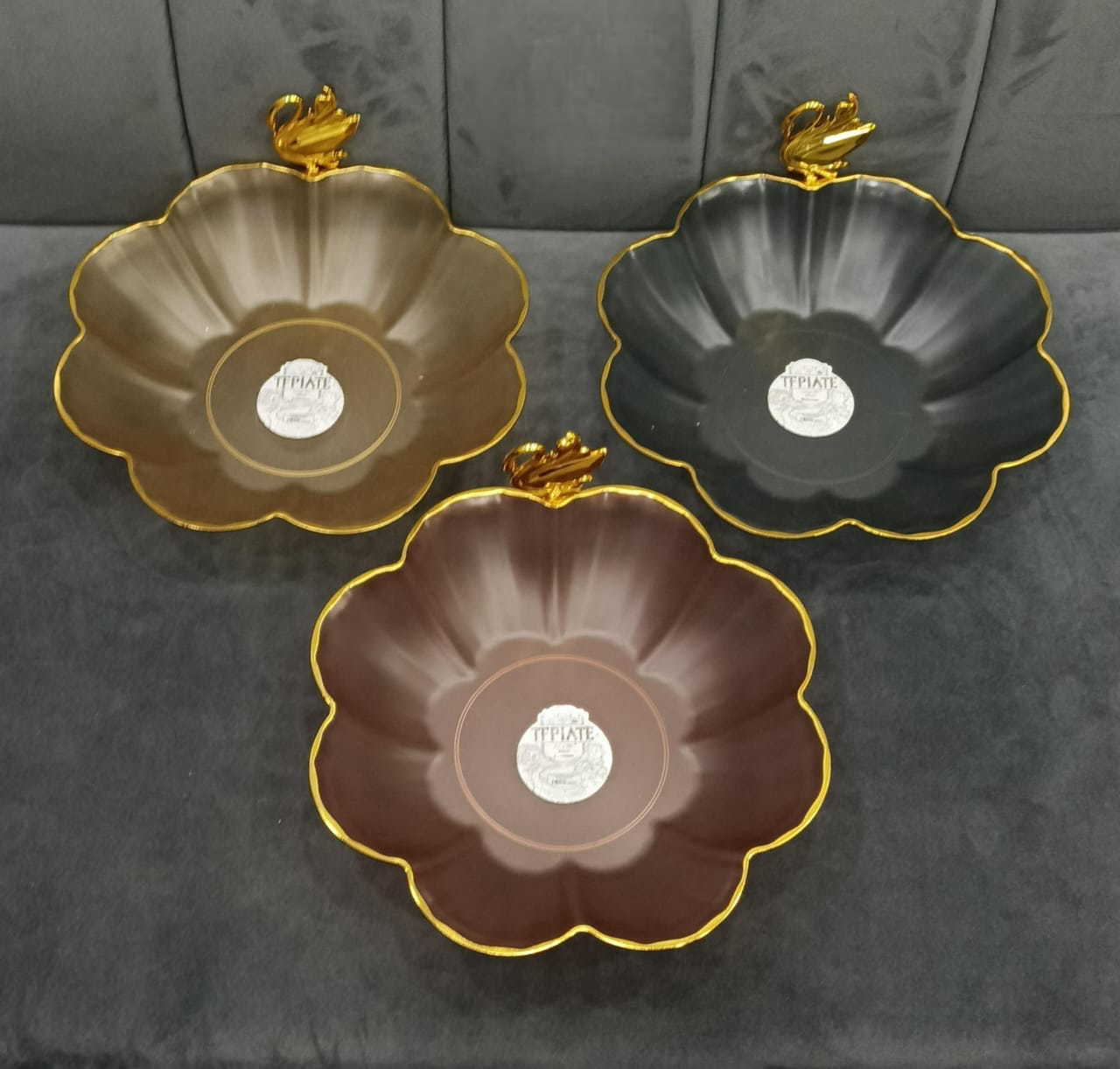 Elegant Floral Shaped Fruit Plate, Vintage Style Serving Plates, New Design Dryfruit Plate Elegant Floral Shaped Fruit Plate, Vintage Style Serving Plates, New Design Dryfruit Plate